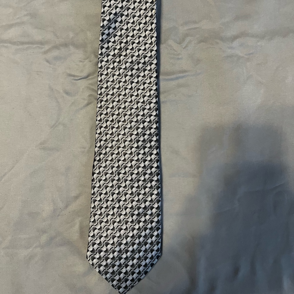 100% imported silk tie by City Streets
